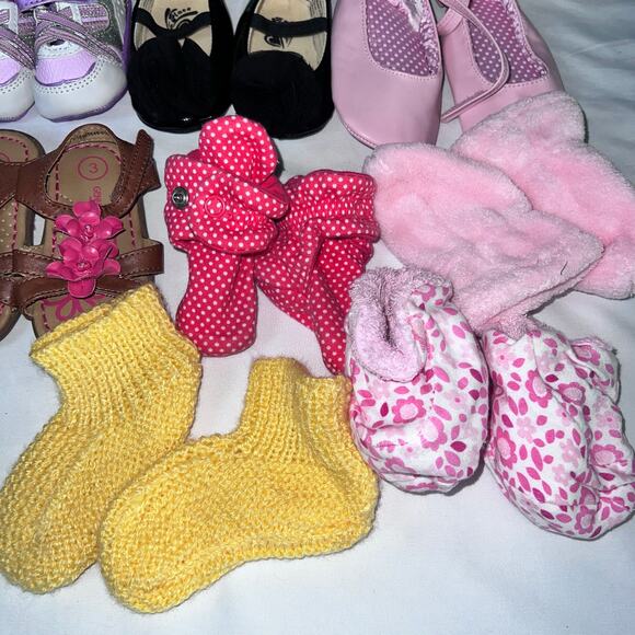 Baby Girl Shoes Lot 15+Pairs Newborn Infant Booties Sandals Socks various sizes - Picture 8 of 10